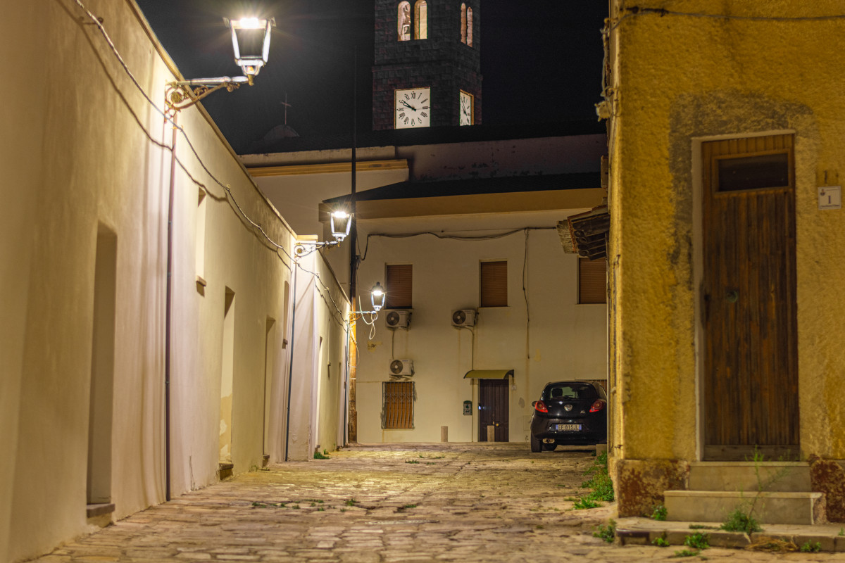 Portoscuso vista notturna vie del centro